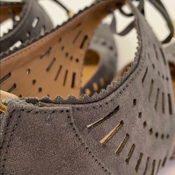 Metaphor Radiant Grey Heels Faux Suede Front Bow - Picture 8 of 9